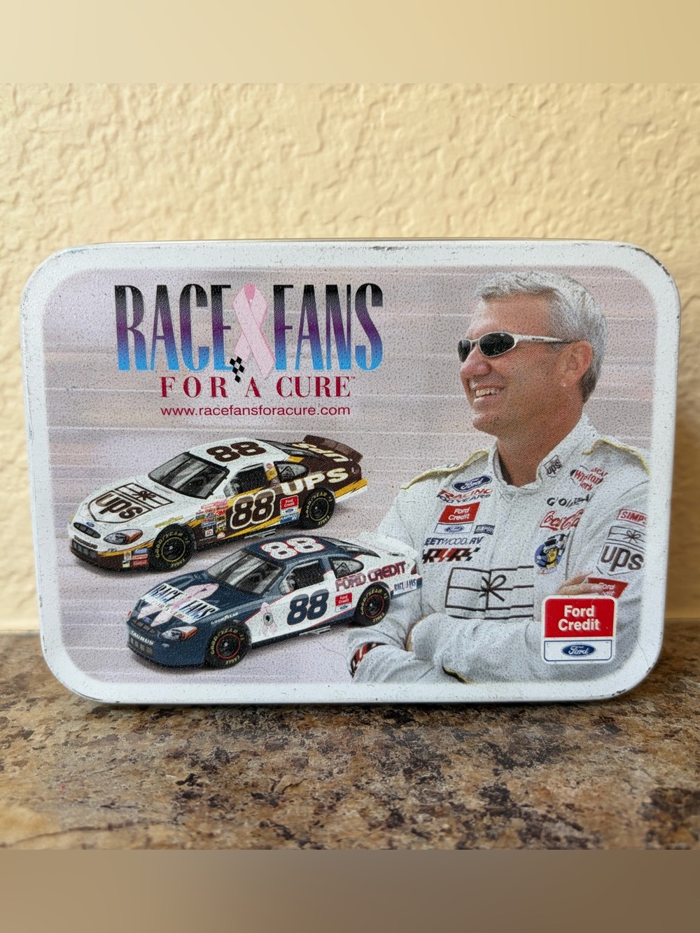 🏁Nascar Dale Jarrett #88 Race For A Cure Diecast Tin Set